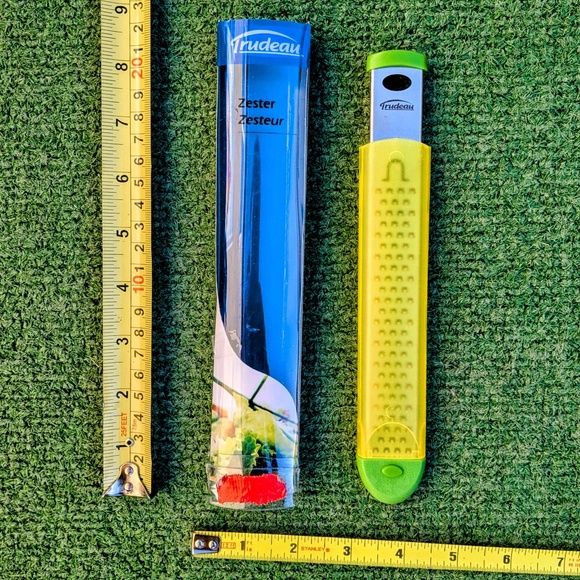 Trudeau Zest Micro Grater Stainless Steel Blade/Retractable Handle/Food Tool NIB - Picture 4 of 4